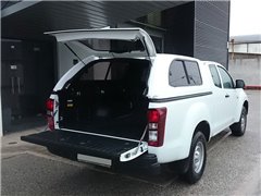 STARLUX ISUZU D-MAX 2012 EXTRA CAB WITH SIDE WINDOWS PAINT