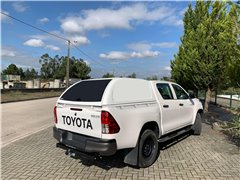 STARLUX TOYOTA 2020 D/C WITHOUT WIND. S/ WHITE J-DECK